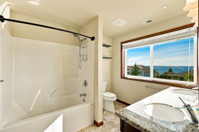 10908 177th Avenue Ct E, Bonney Lake, WA 98391