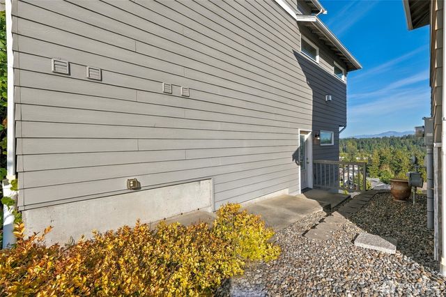 10908 177th Avenue Ct E, Bonney Lake, WA 98391