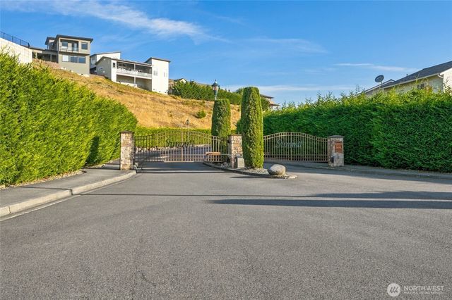 10908 177th Avenue Ct E, Bonney Lake, WA 98391