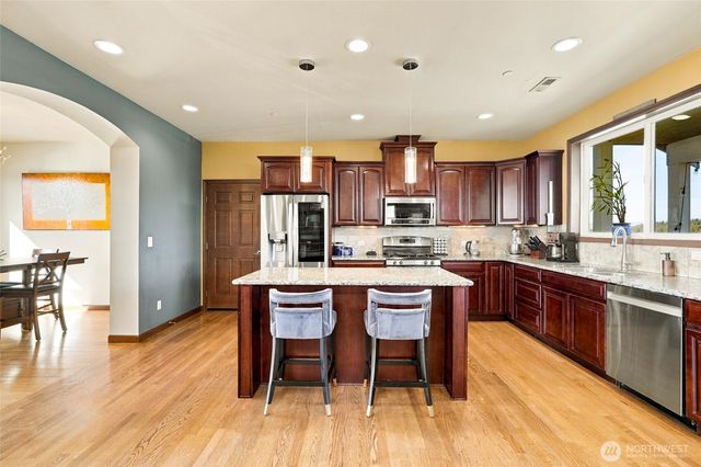 10908 177th Avenue Ct E, Bonney Lake, WA 98391