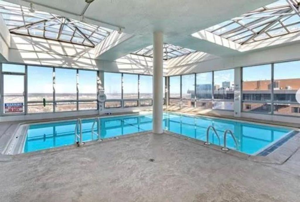 700 E 8th Street 16R, Kansas City, MO 64106