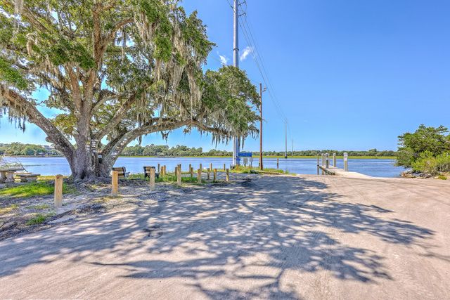 333 Riverland Drive, Charleston, SC 29412