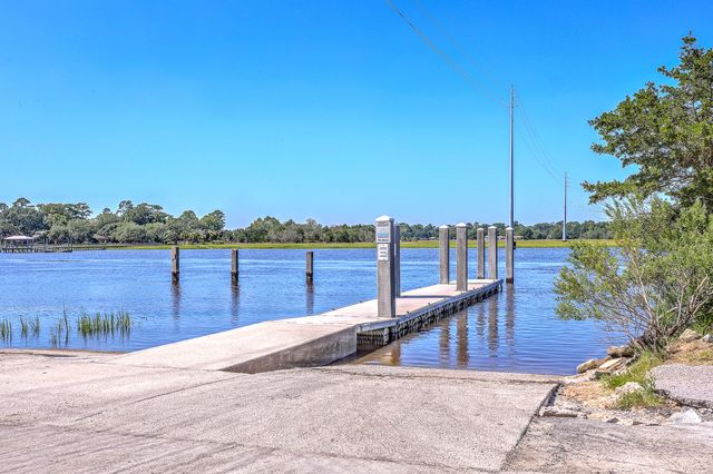 333 Riverland Drive, Charleston, SC 29412