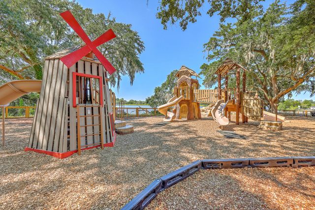 333 Riverland Drive, Charleston, SC 29412