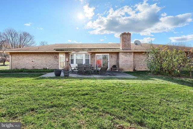 3415 BLACKFRIAR LN, York, PA 17402