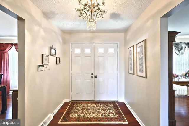 3415 BLACKFRIAR LN, York, PA 17402