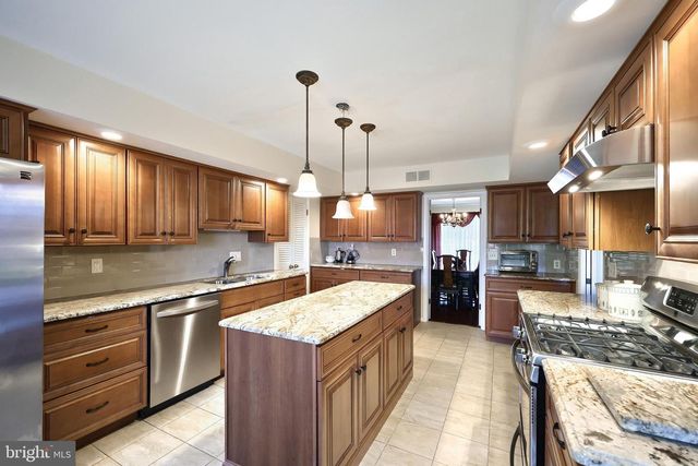 3415 BLACKFRIAR LN, York, PA 17402