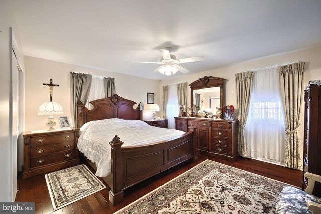 3415 BLACKFRIAR LN, York, PA 17402