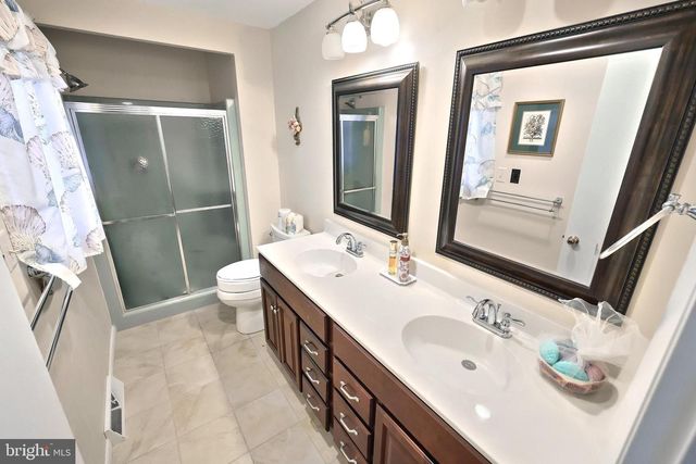 3415 BLACKFRIAR LN, York, PA 17402