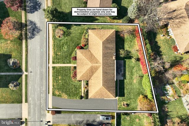 3415 BLACKFRIAR LN, York, PA 17402