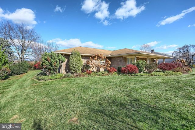 3415 BLACKFRIAR LN, York, PA 17402