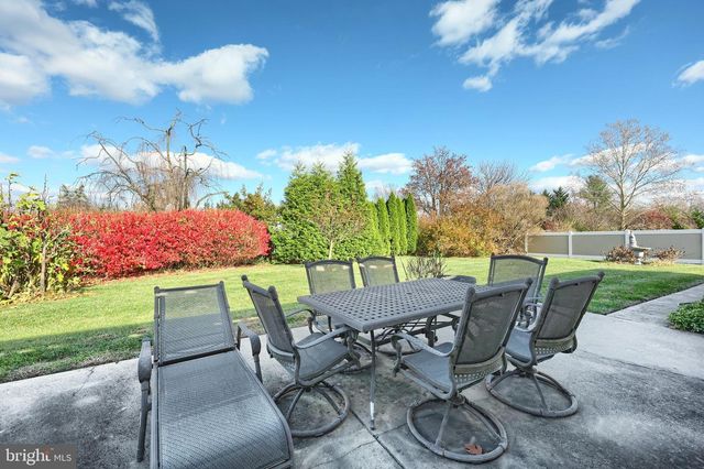 3415 BLACKFRIAR LN, York, PA 17402