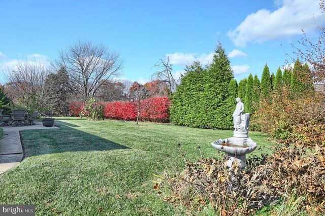 3415 BLACKFRIAR LN, York, PA 17402