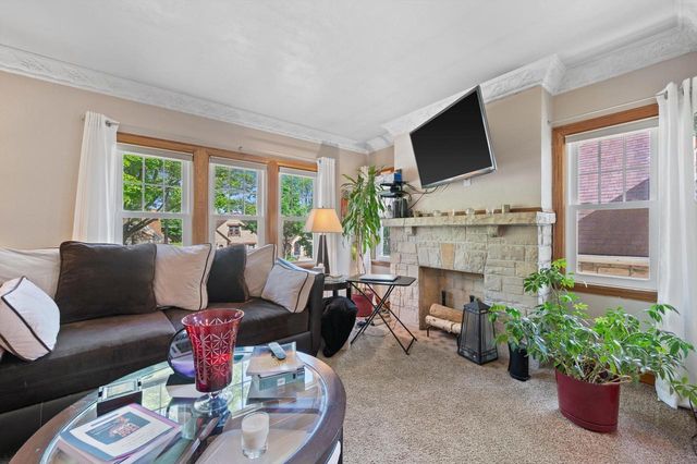 2613 N 62nd STREET, Wauwatosa, WI 53213