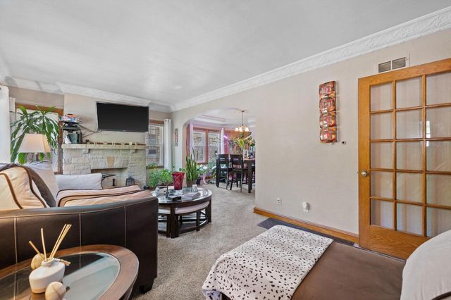 2613 N 62nd STREET, Wauwatosa, WI 53213