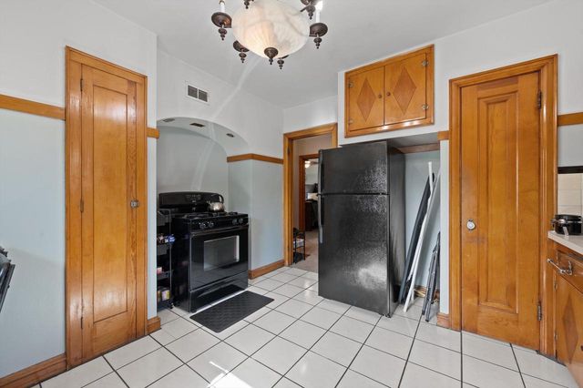 2613 N 62nd STREET, Wauwatosa, WI 53213
