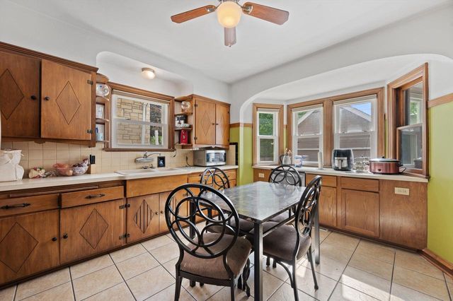 2613 N 62nd STREET, Wauwatosa, WI 53213