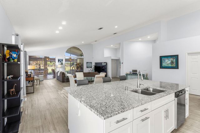 12902 Touchstone Place, Palm Beach Gardens, FL 33418