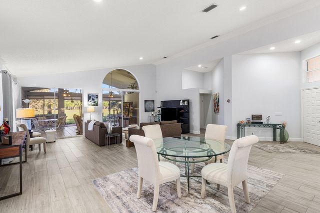 12902 Touchstone Place, Palm Beach Gardens, FL 33418