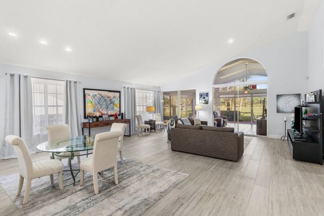 12902 Touchstone Place, Palm Beach Gardens, FL 33418