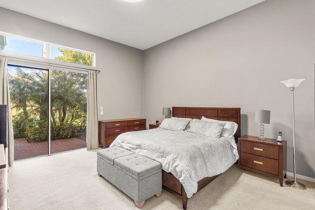 12902 Touchstone Place, Palm Beach Gardens, FL 33418