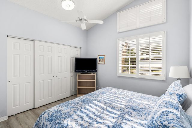 12902 Touchstone Place, Palm Beach Gardens, FL 33418