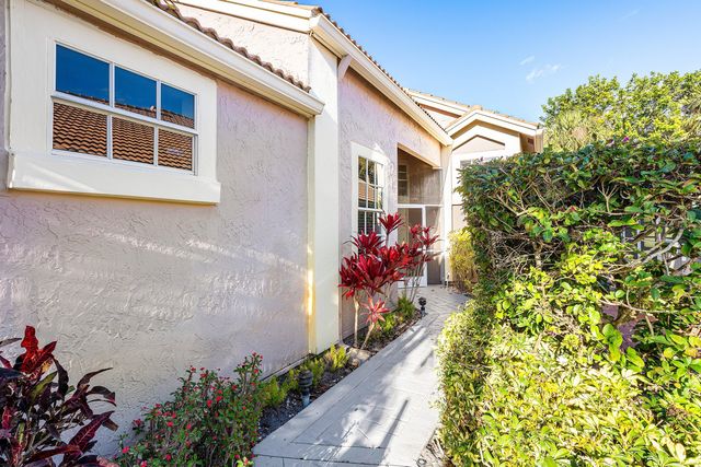 12902 Touchstone Place, Palm Beach Gardens, FL 33418