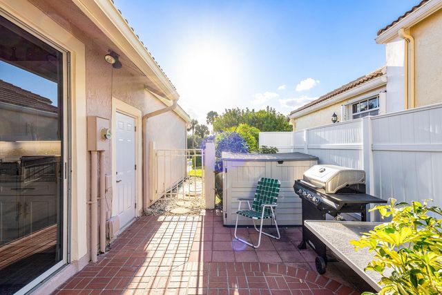 12902 Touchstone Place, Palm Beach Gardens, FL 33418