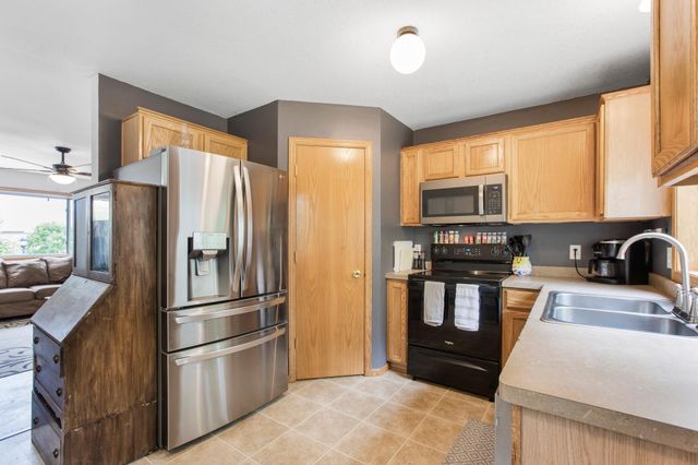 6916 91st Street NE, Monticello, MN 55362