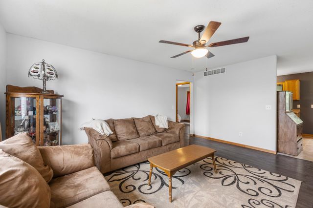 6916 91st Street NE, Monticello, MN 55362