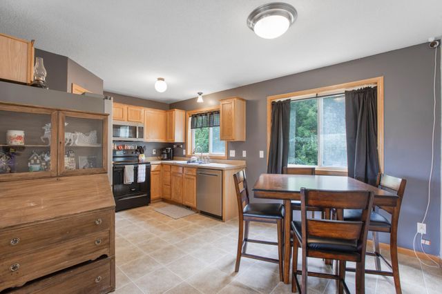 6916 91st Street NE, Monticello, MN 55362