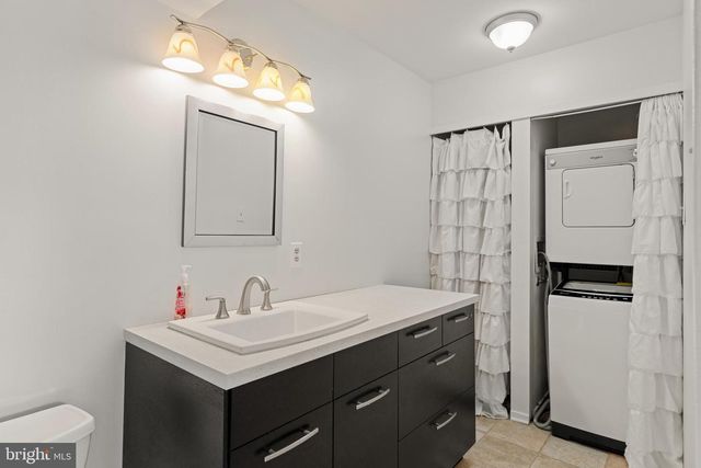 2204 SANDRA RD, Voorhees, NJ 08043