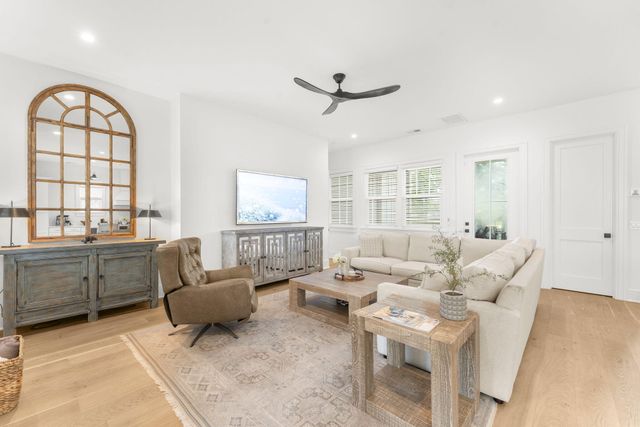 635 Flint Street, Charleston, SC 29412