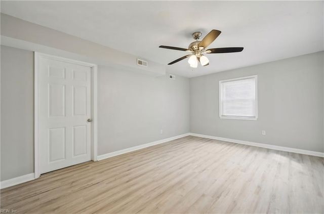 18 Janet DR, Hampton, VA 23666