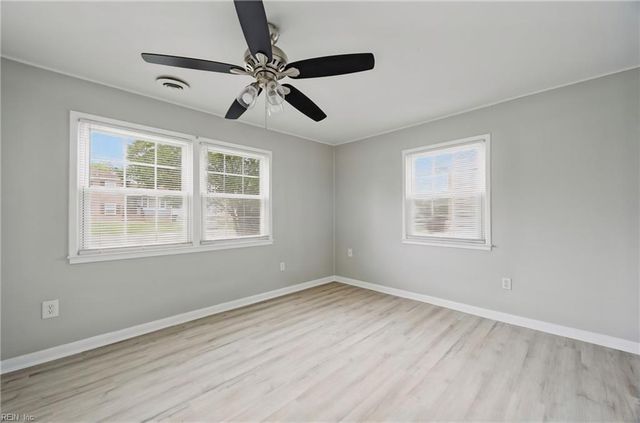 18 Janet DR, Hampton, VA 23666