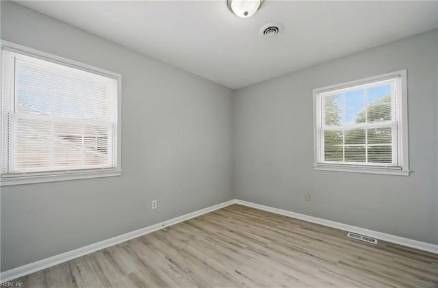 18 Janet DR, Hampton, VA 23666