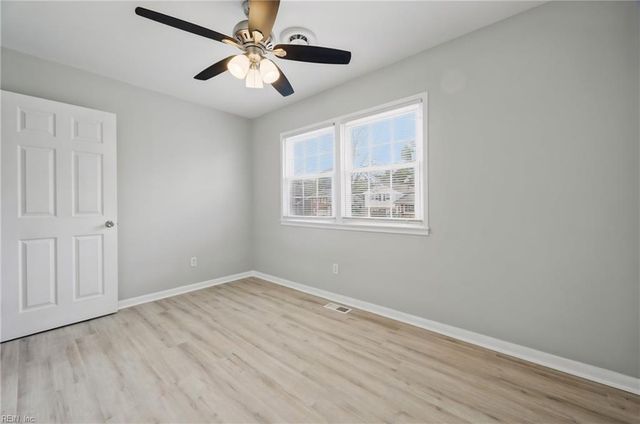 18 Janet DR, Hampton, VA 23666
