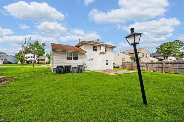 18 Janet DR, Hampton, VA 23666