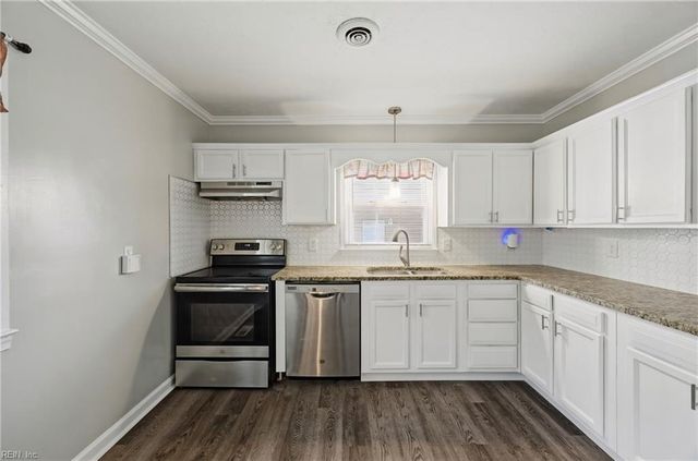 18 Janet DR, Hampton, VA 23666