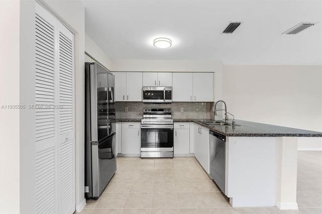 1784 SW 110th Ter, Davie, FL 33324