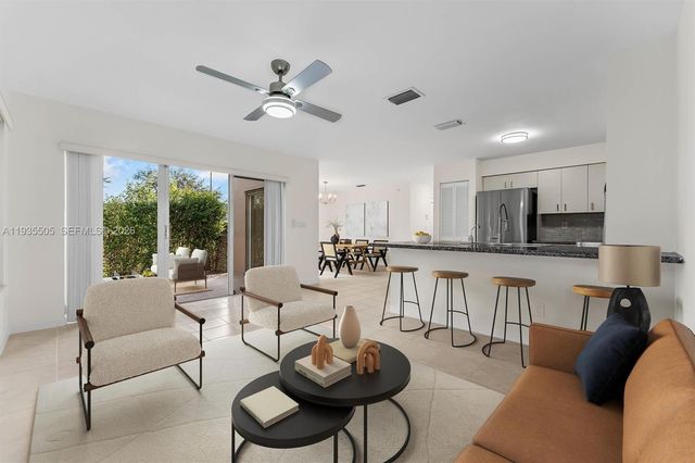 1784 SW 110th Ter, Davie, FL 33324