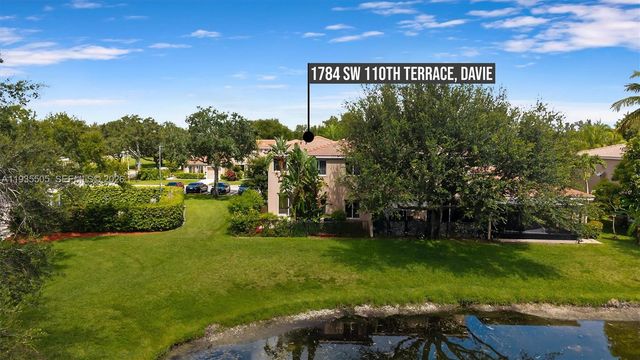 1784 SW 110th Ter, Davie, FL 33324