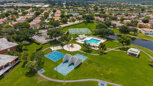 1784 SW 110th Ter, Davie, FL 33324