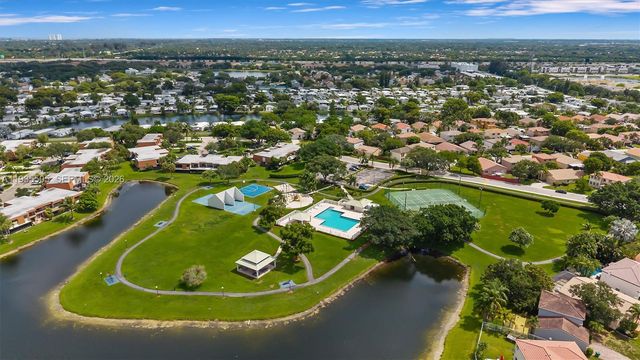 1784 SW 110th Ter, Davie, FL 33324