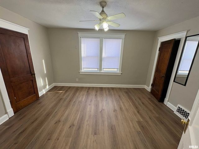 2403 N PEORIA Street, Peoria, IL 61603