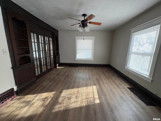 2403 N PEORIA Street, Peoria, IL 61603