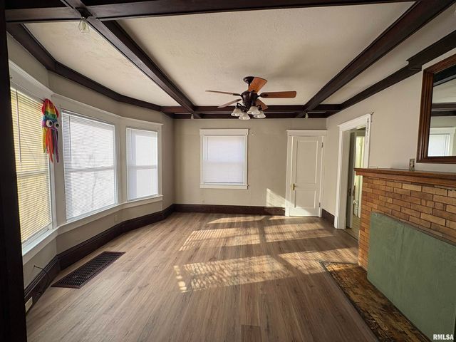 2403 N PEORIA Street, Peoria, IL 61603