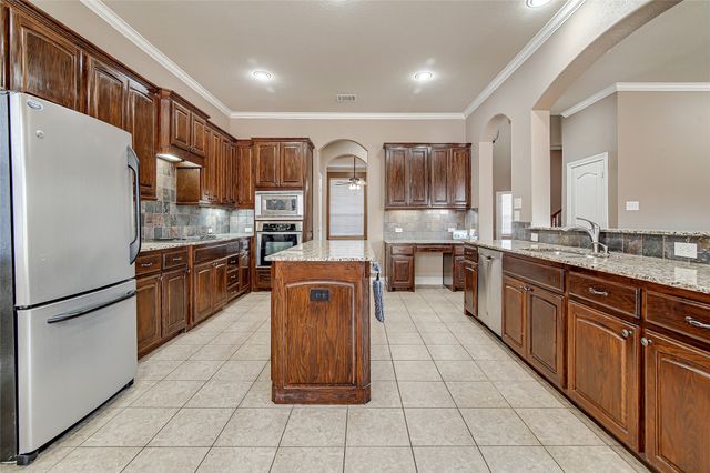 5024 Running Brook Drive, Joshua, TX 76058