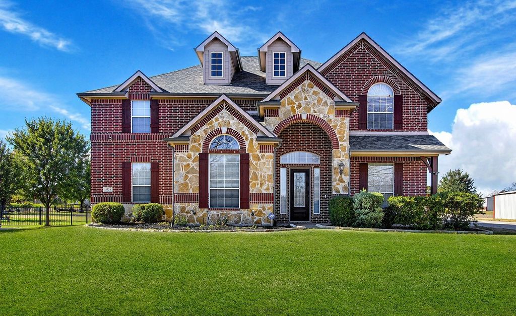 5024 Running Brook Drive, Joshua, TX 76058