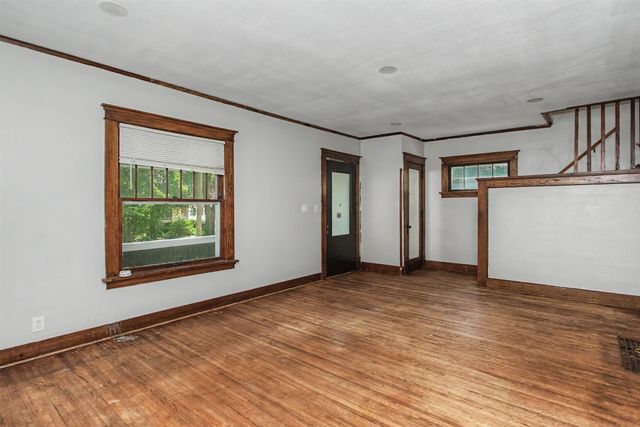 919 Ridgewood Avenue, Ames, IA 50010